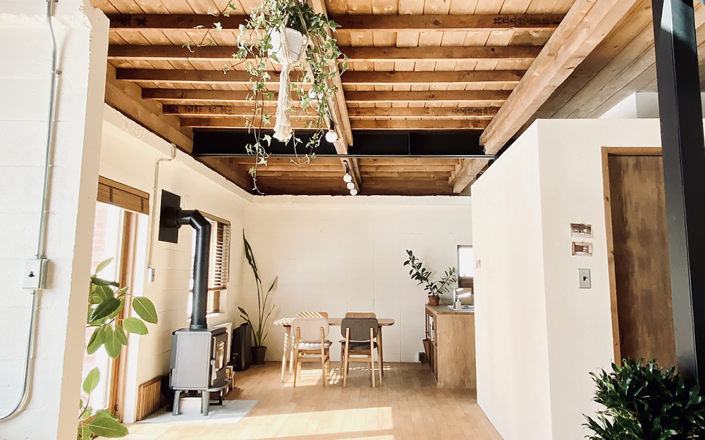 無垢材や漆喰、自然素材を生かす家作り 購入前に無料で物件を診断